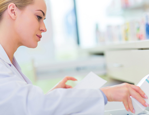 pharmacy technician medicines_s.jpg